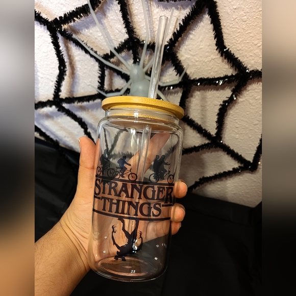 stranger things - Picture 2 of 2